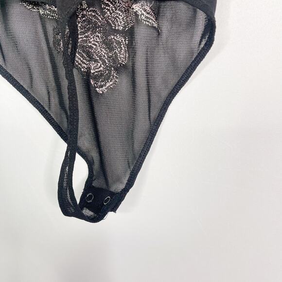 Express Womens XS Black Floral Embroidered Sheer Bodysuit Tank Top Scoop Thong - Picture 6 of 11